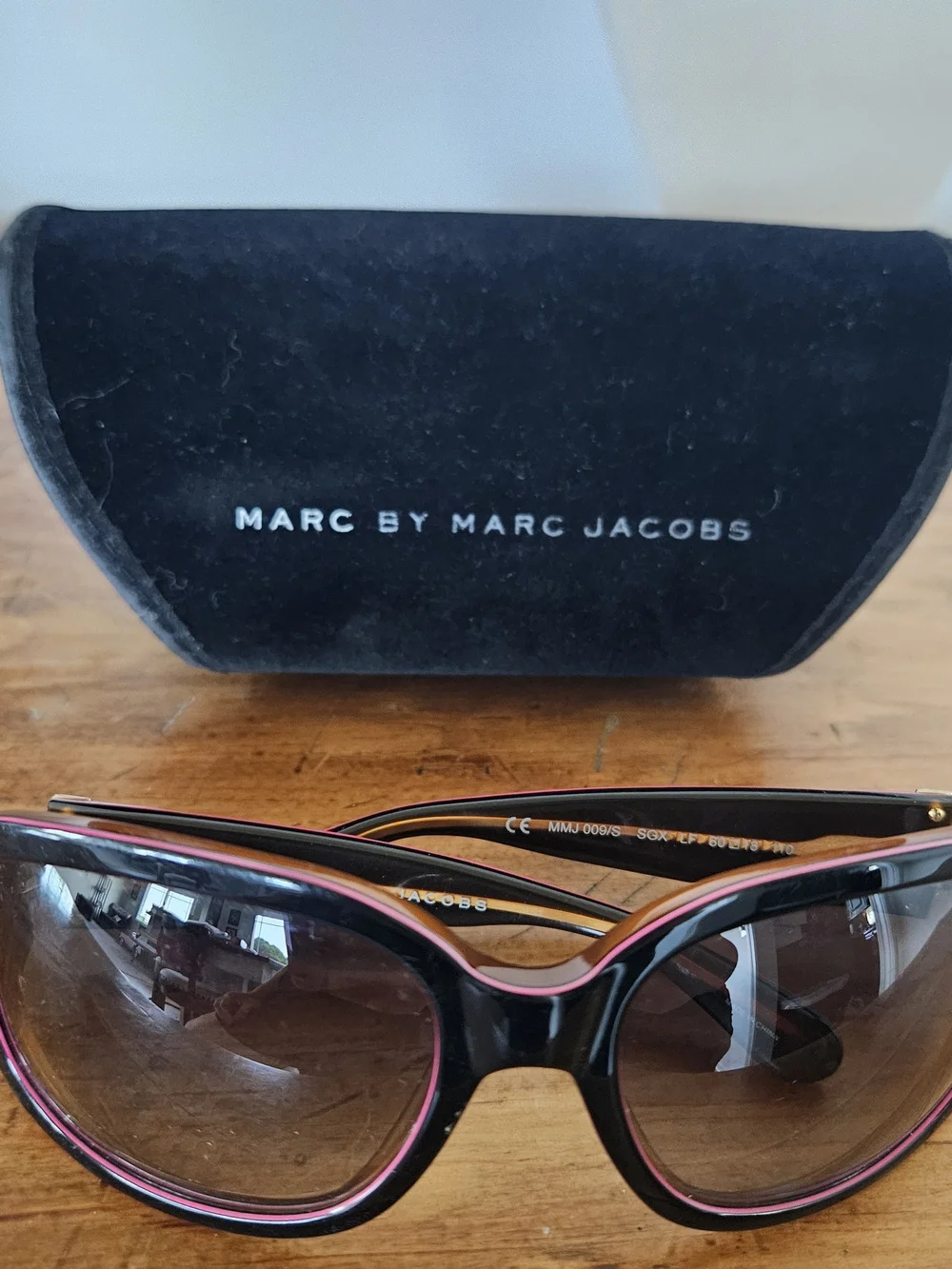 Marc by Marc Jacobs Women's Black and Pink Sunglasses